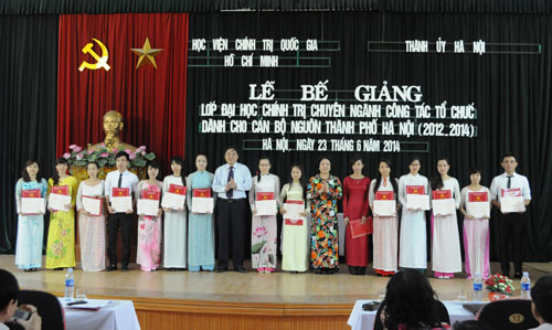 Lễ tốt nghiệp lớp cán bộ nguồn tổ chức của Thành ủy Hà Nội.